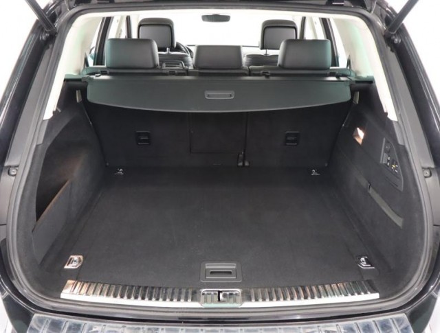 Volkswagen Touareg  3.0 TDI 