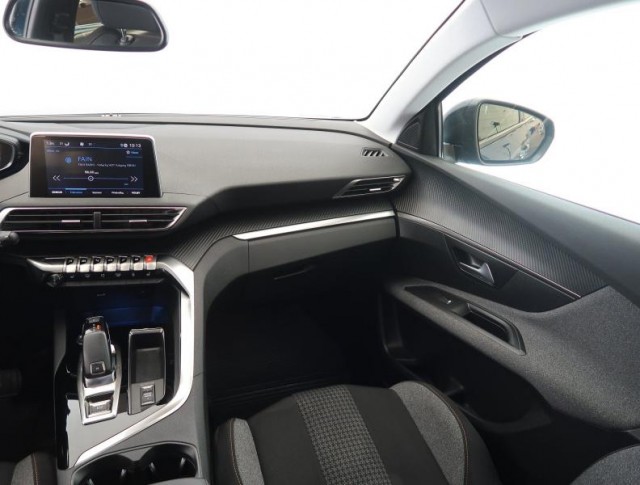 Peugeot 3008  1.2 PureTech 