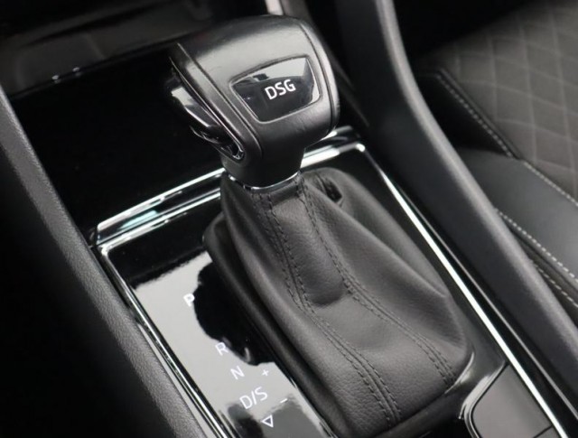 Škoda Karoq  1.5 TSI 