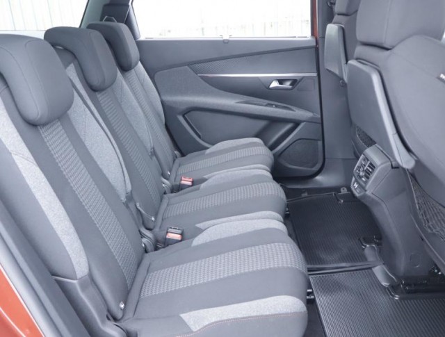 Peugeot 5008  PureTech 130 Active Pack