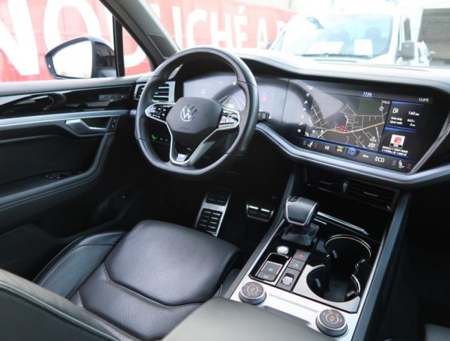 Volkswagen Touareg  3.0 TDI R-Line