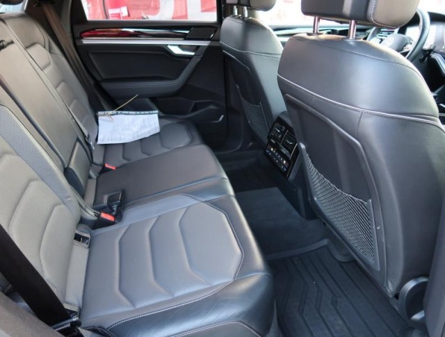 Volkswagen Touareg  3.0 TDI R-Line