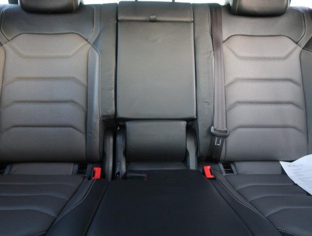 Volkswagen Touareg  3.0 TDI R-Line