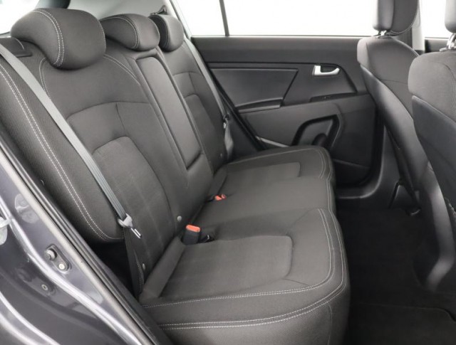 Kia Sportage  2.0 CVVT 