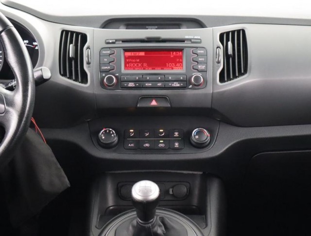 Kia Sportage  2.0 CVVT 