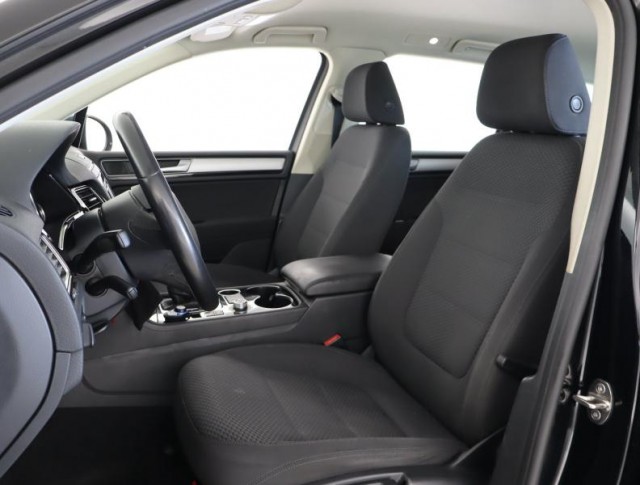 Volkswagen Touareg  3.0 TDI 