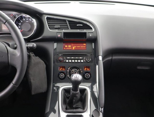 Peugeot 3008  1.6 VTi 