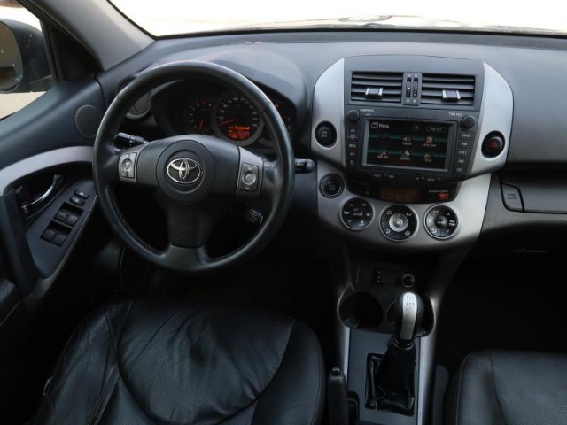 Toyota RAV 4  2.0 VVT-i 