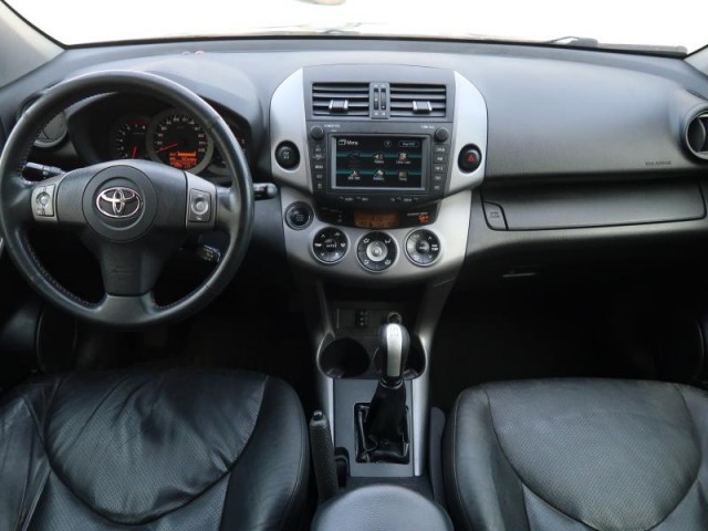 Toyota RAV 4  2.0 VVT-i 