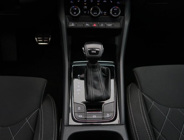 Škoda Karoq  1.5 TSI Sportline