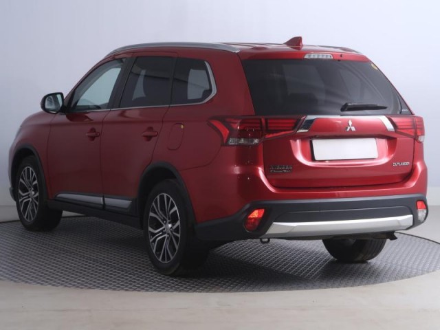 Mitsubishi Outlander  2.0 Intense