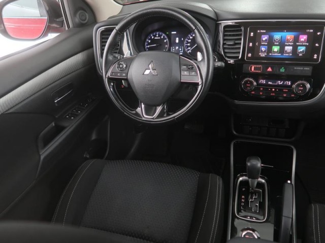 Mitsubishi Outlander  2.0 Intense