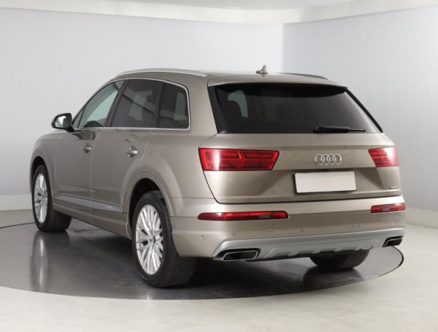 Audi Q7  3.0 TDI 