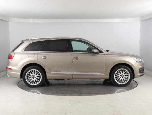 Audi Q7  3.0 TDI 