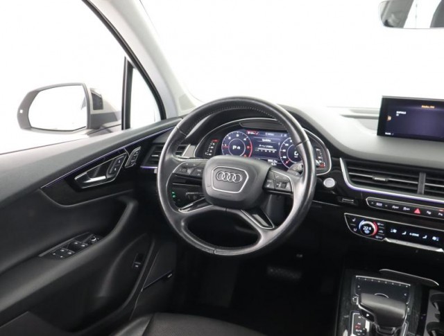 Audi Q7  3.0 TDI 