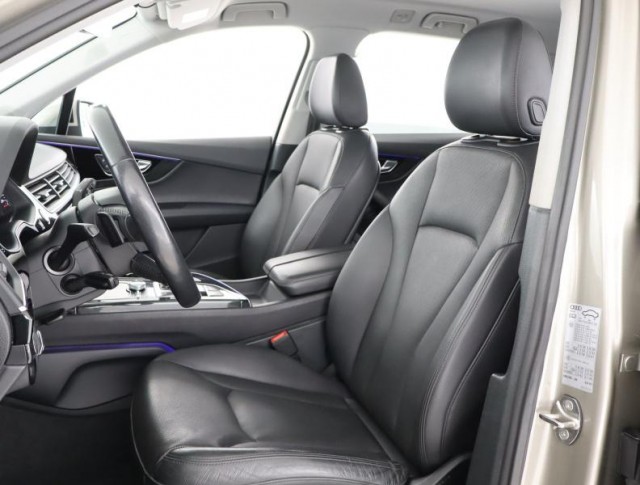 Audi Q7  3.0 TDI 