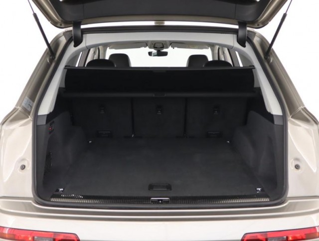 Audi Q7  3.0 TDI 