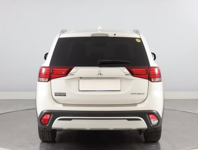 Mitsubishi Outlander  2.0 Intense