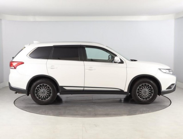 Mitsubishi Outlander  2.0 Intense