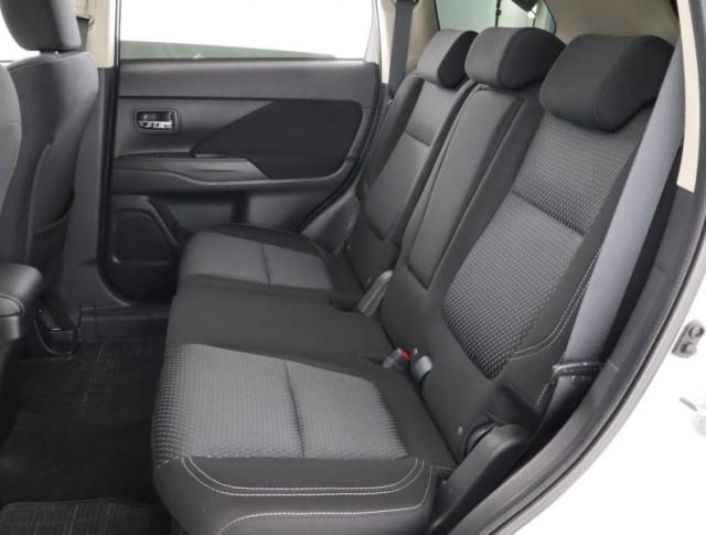 Mitsubishi Outlander  2.0 Intense