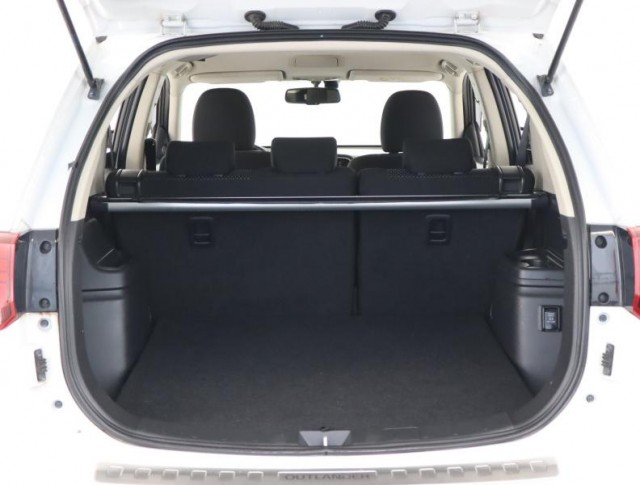 Mitsubishi Outlander  2.0 Intense