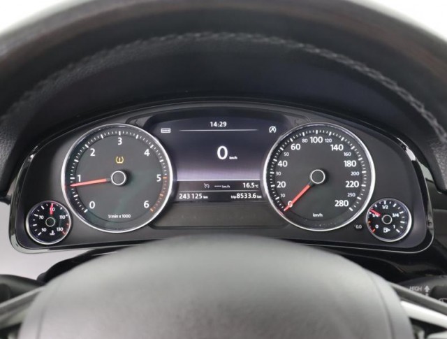 Volkswagen Touareg  3.0 TDI 