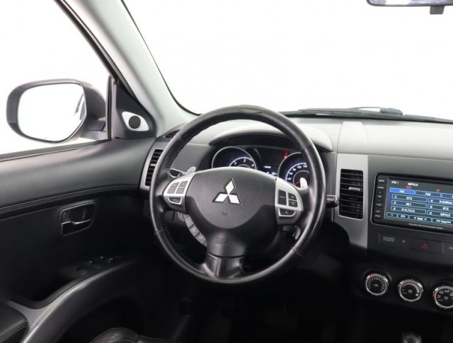 Mitsubishi Outlander  2.2 DI-D 