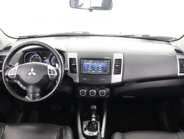 Mitsubishi Outlander  2.2 DI-D 
