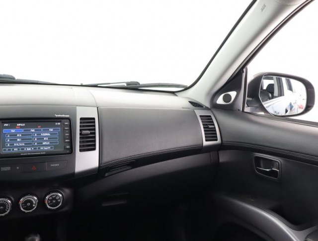 Mitsubishi Outlander  2.2 DI-D 