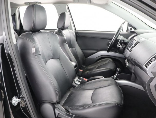 Mitsubishi Outlander  2.2 DI-D 