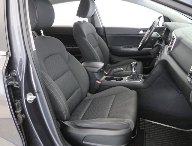 Kia Sportage  2.0 CRDi 