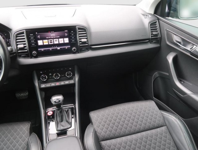 Škoda Karoq  1.5 TSI 