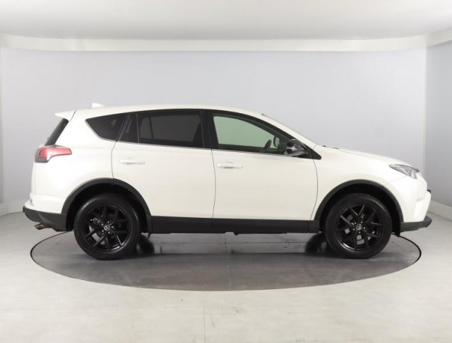 Toyota RAV 4  2.0 VVT-i 