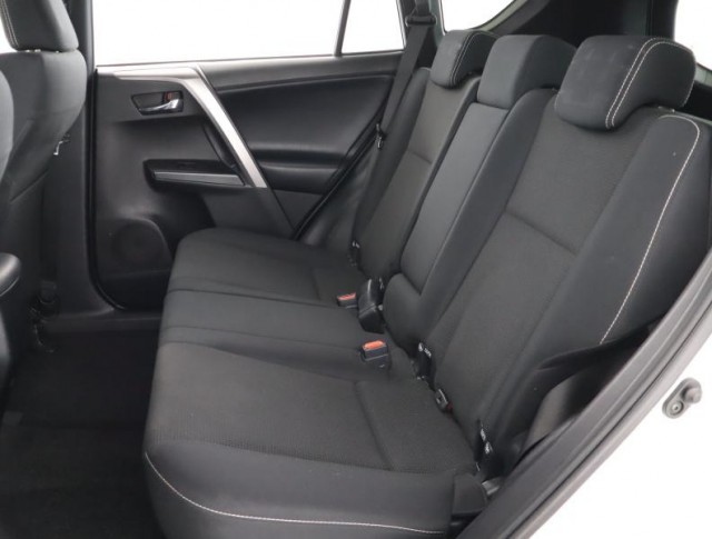 Toyota RAV 4  2.0 VVT-i 