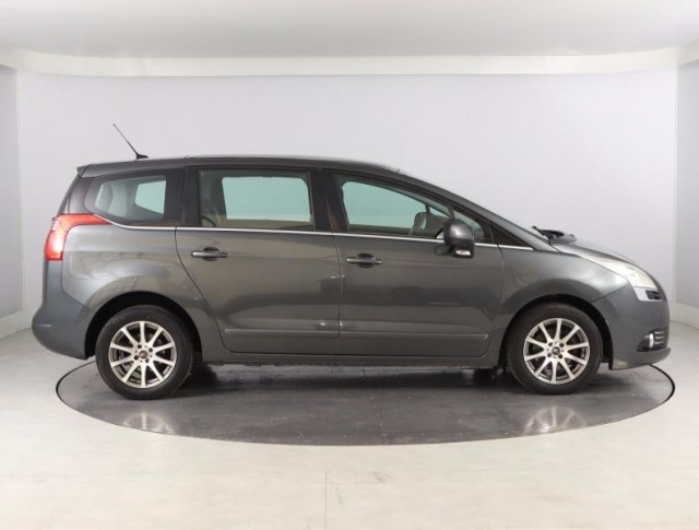 Peugeot 5008  1.6 HDi Allure
