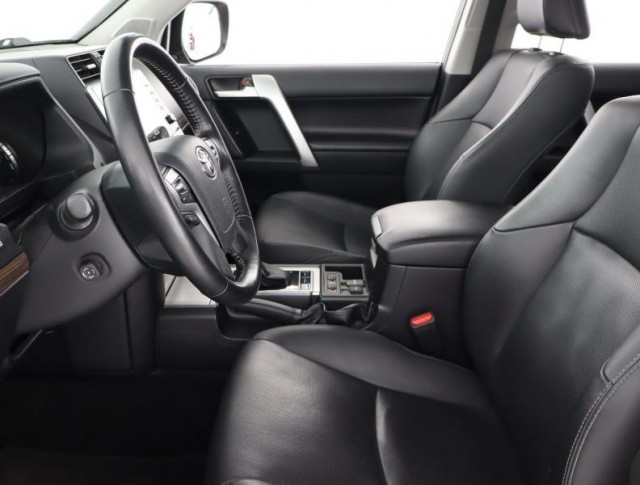 Toyota Land Cruiser  2.8 D-4D Premium