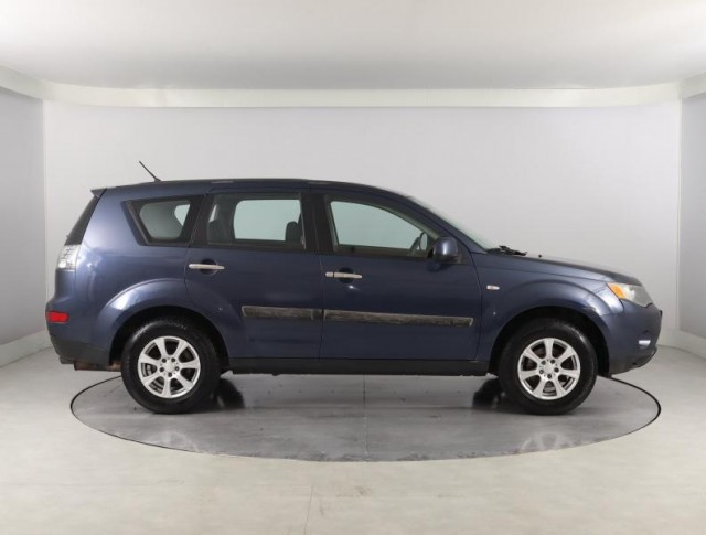 Mitsubishi Outlander  2.4 MIVEC 