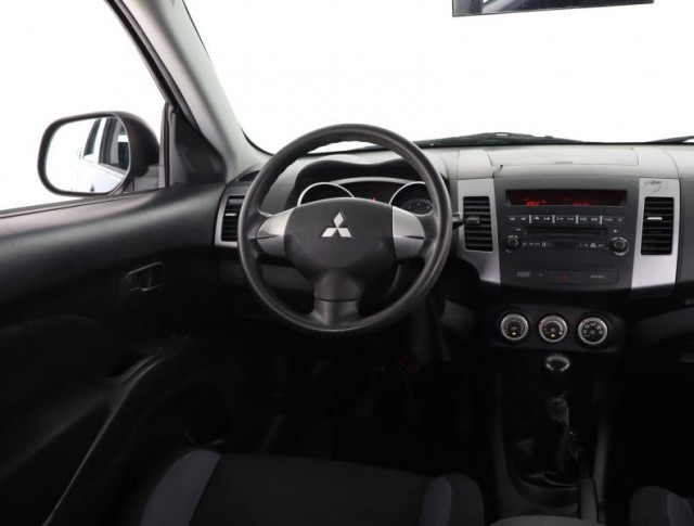 Mitsubishi Outlander  2.4 MIVEC 