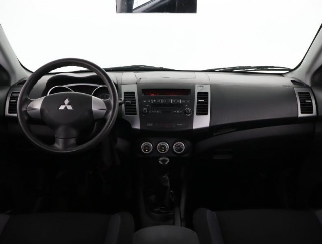 Mitsubishi Outlander  2.4 MIVEC 