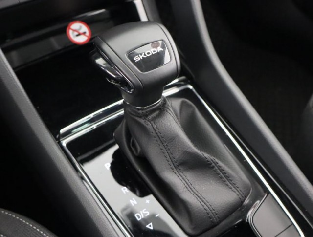 Škoda Karoq  1.5 TSI Fresh