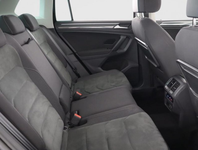 Volkswagen Tiguan  1.5 TSI R-Line