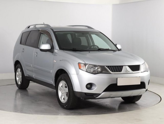 Mitsubishi Outlander  2.4 MIVEC 