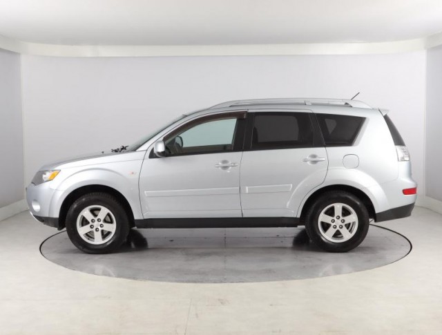 Mitsubishi Outlander  2.4 MIVEC 