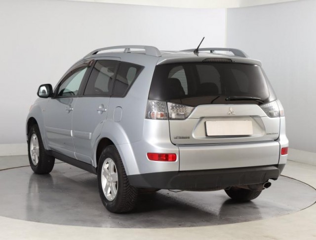 Mitsubishi Outlander  2.4 MIVEC 