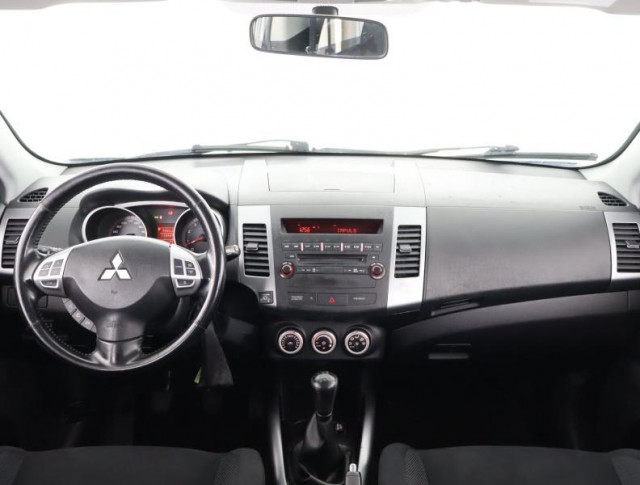 Mitsubishi Outlander  2.4 MIVEC 