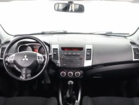 Mitsubishi Outlander  2.4 MIVEC 