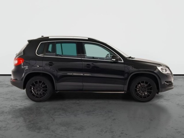 Volkswagen Tiguan  2.0 TSI 
