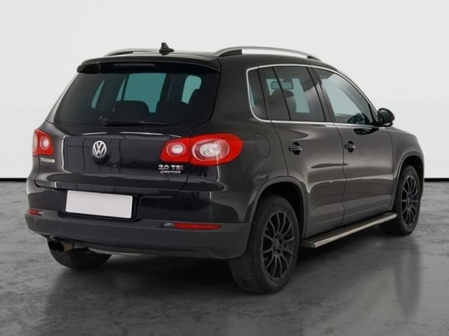 Volkswagen Tiguan  2.0 TSI 