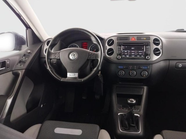 Volkswagen Tiguan  2.0 TSI 