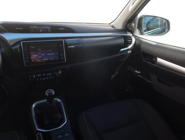 Toyota Hilux  2.4 D-4D 